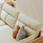 Coussin beige modulaire en similicuir