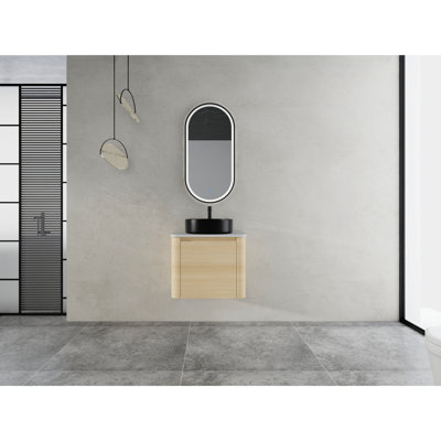 Meuble-lavabo mural moderne avec finition en chêne blanc pour une salle de bain peu encombrante