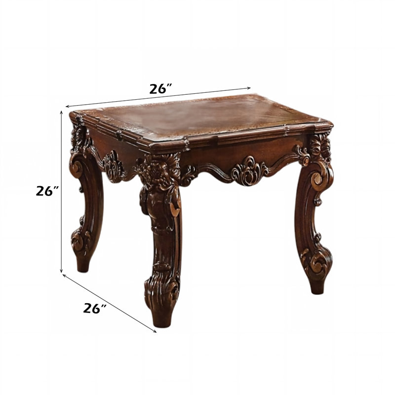 Table d'appoint marron de style vintage avec pieds finement sculptés