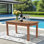 Table de patio en bois brun foncé
