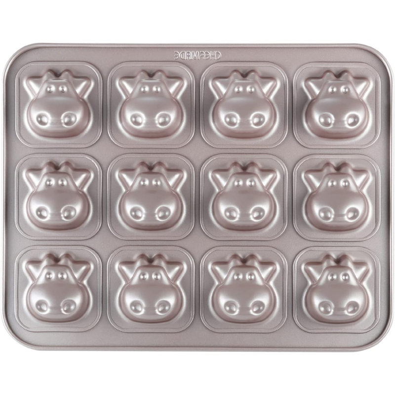 Champagne Gold Non-Stick 12-Cavity Cow Muffin Pan