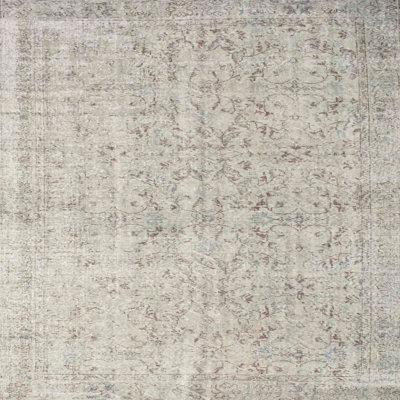 Tapis floral gris