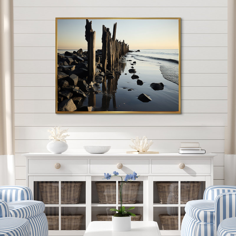 «Beach Photo Pier Reflections V», reproduction sur toile, H 34 po x l 44 po x P 1,5 po, Cadre flottant doré