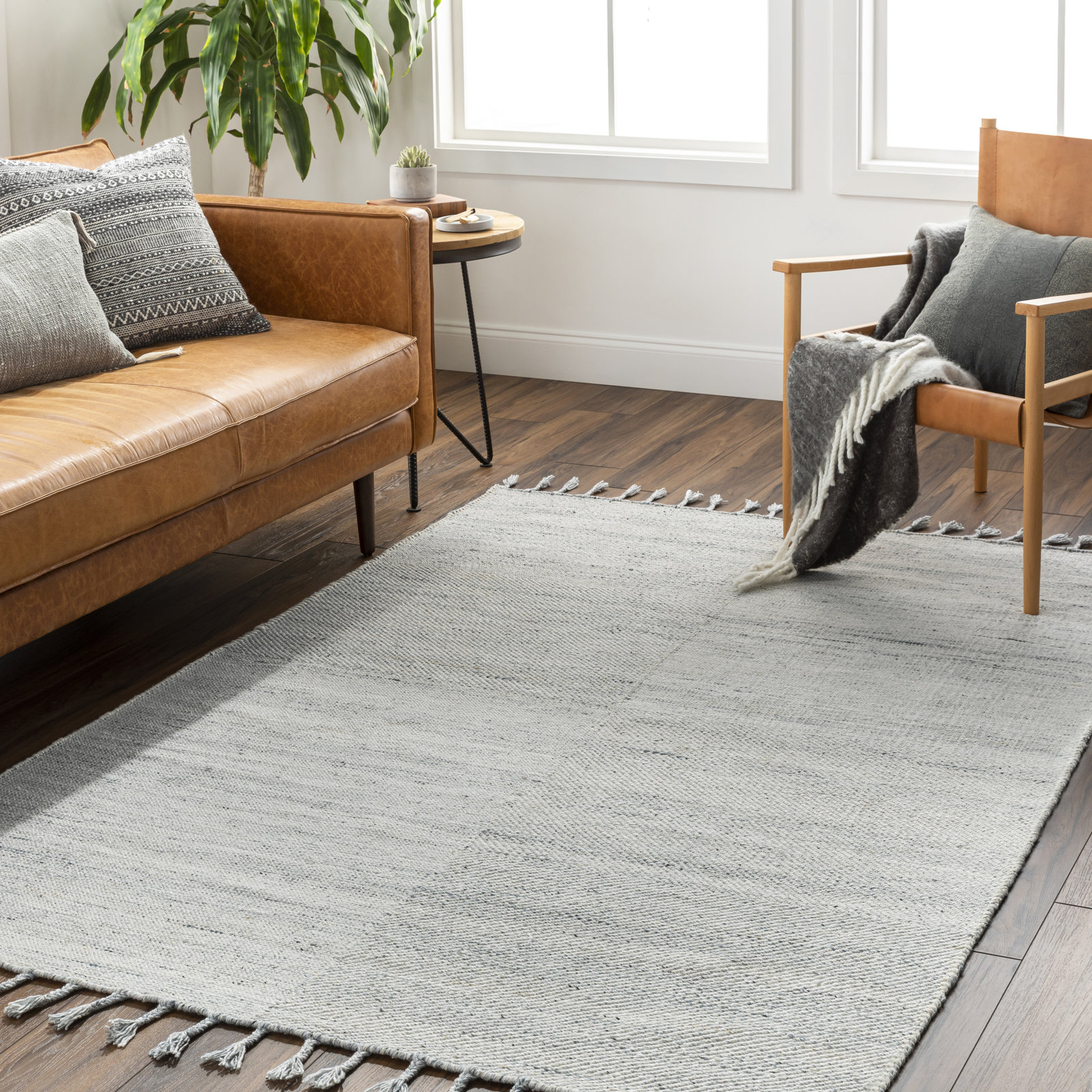 Hand-Woven Rug, Rectangle 5' x 7'6", Light Gray