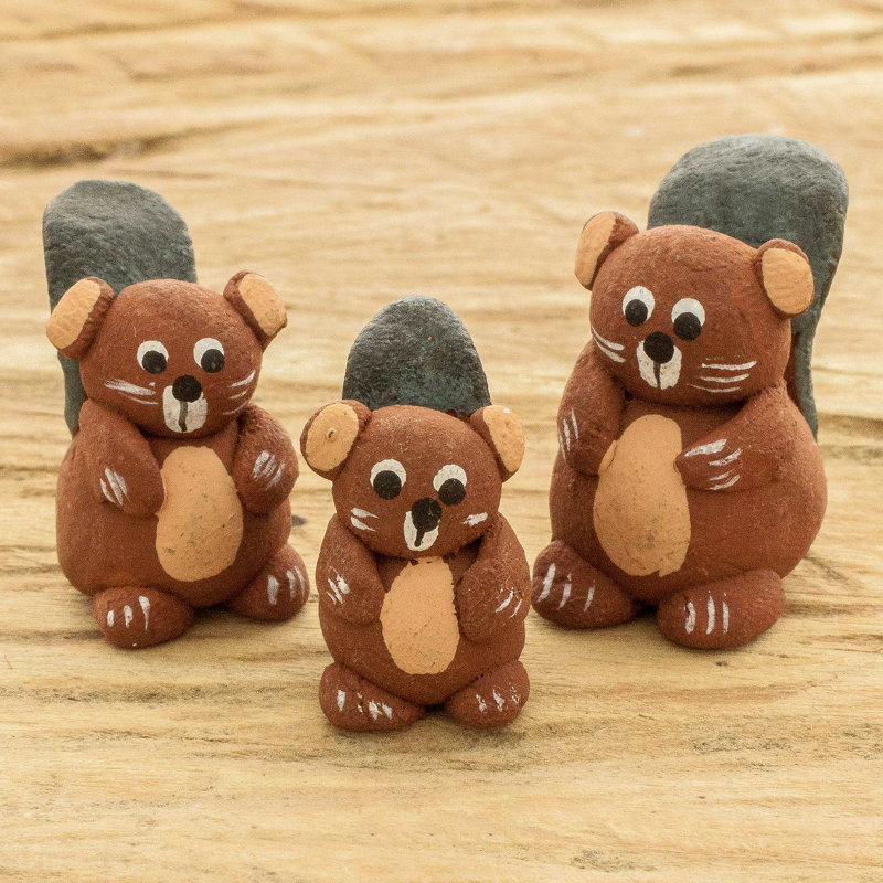 Figurines de famille de castors fabriquées à la main