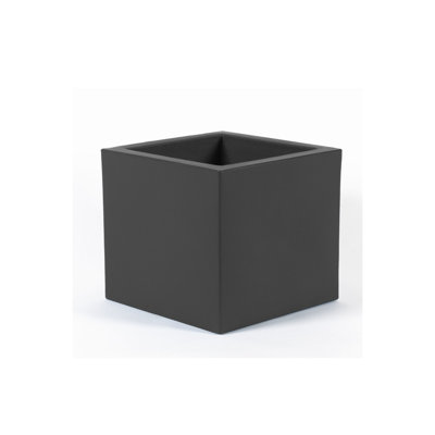Habibullah Resin Indoor / Outdoor Planter Box