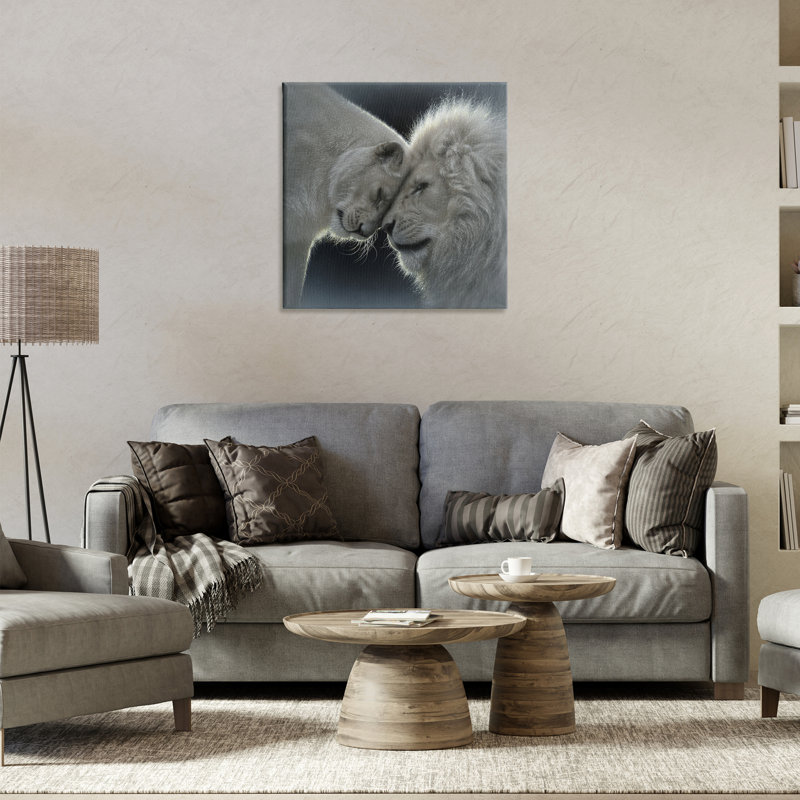 «White Lion Love», conception par Collin Bogle, H 24 po x l 24 po