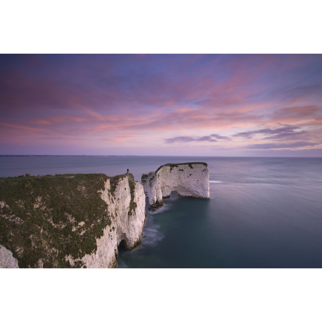 Old Harry Rocks At Dawn von Antonyspencer - Kunstdrucke ohne Rahmen auf Leinwand