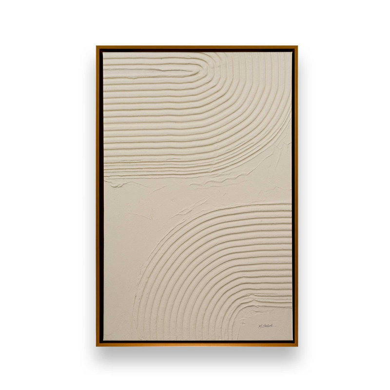 «Echoed Curves in Beige II», reproduction sur toile, Cadre flottant or poli, H 12,75 po x l 8,75 po x P 1,75 po