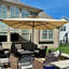 Parasol en porte-à-faux carré en bois 132 po ChemIn, beige-1536795997