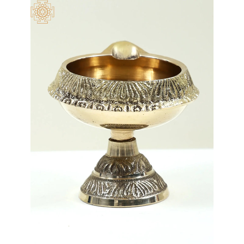 Laiton Kubera Diya avec support, H 1,5 po x l 1,70 po x P 1,85 po