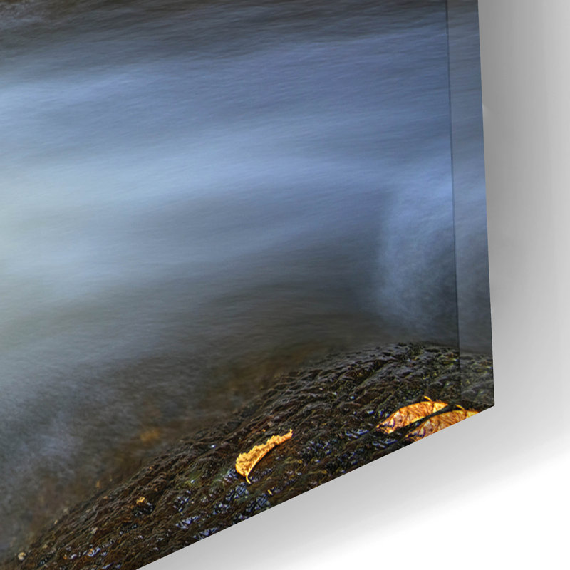 «Cascade Stream» par Rick Berk, art mural en verre acrylique, H 12 po x l 16 po x P 0,13 po