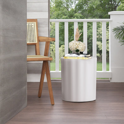 Table d'extérieur en béton léger