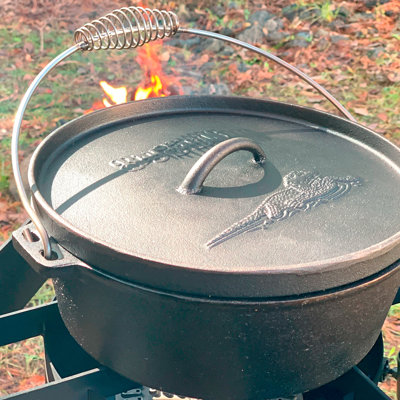 Bayou Classic Cast Iron Round Dutch Oven