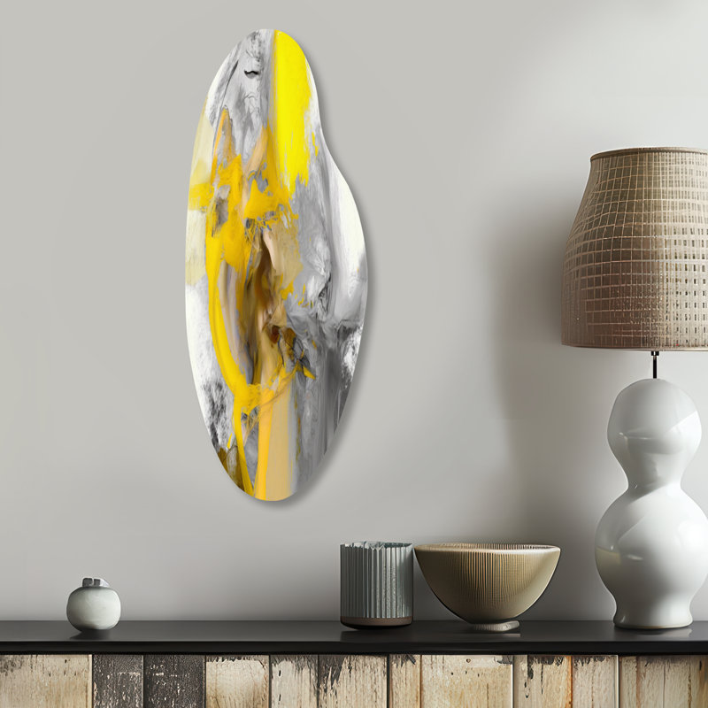 Moutarde jaune et gris vif I - art abstrait asymétrique en métal incurvé, H 30 po x l 11 po