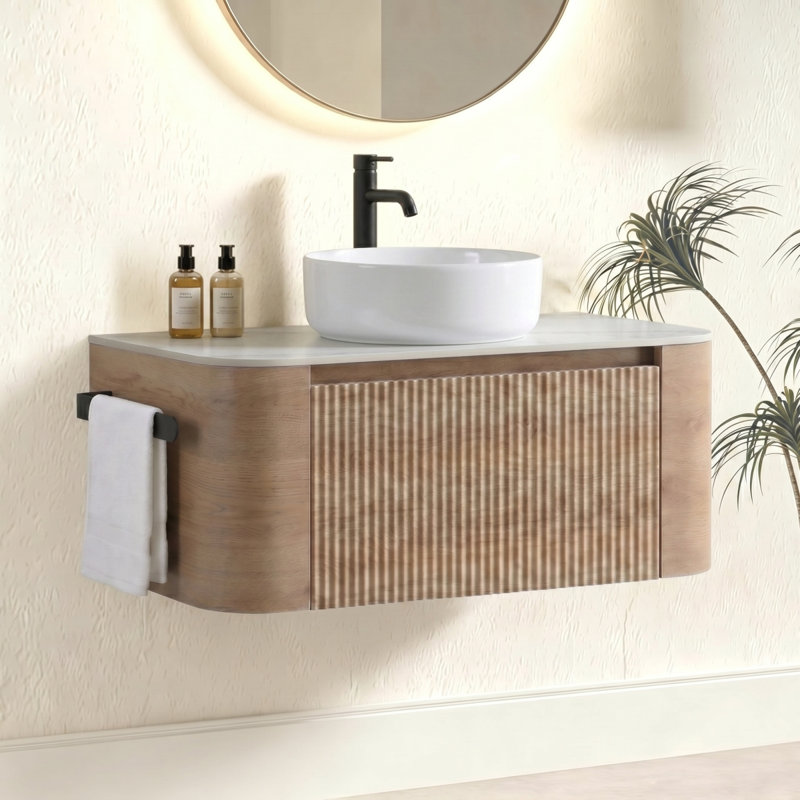 Meuble-lavabo de 36 po avec lavabo Erba, armoire murale en chêne blanc avec porte-serviettes gratuit, conception simple de lavabo en céramique blanche, sans drain et robinet, pré-assemblé