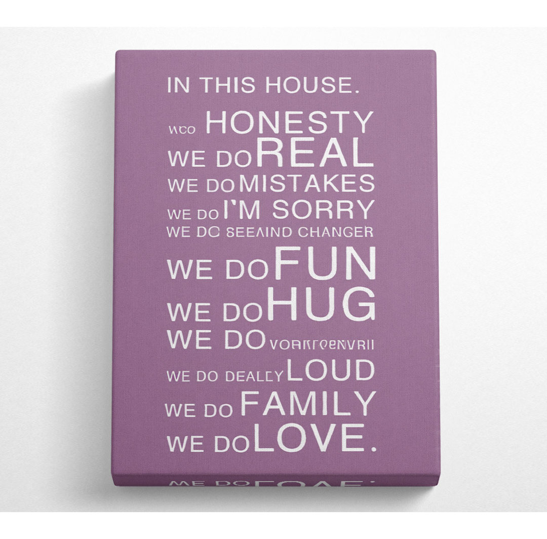 Family Quote In This House Dusty Pink - Kunstdrucke auf Leinwand