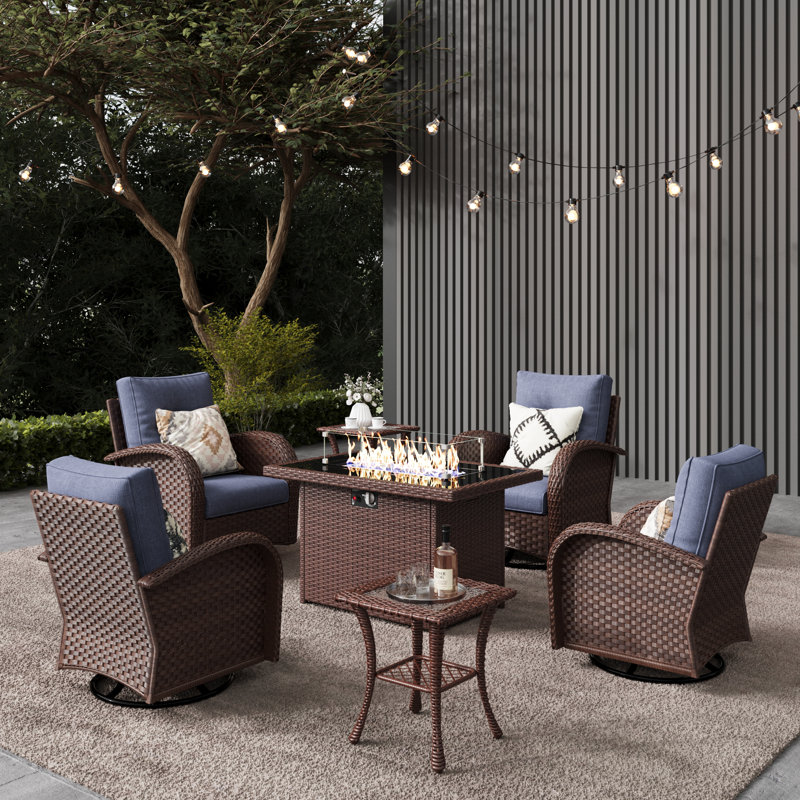 Ensemble de mobilier d'extérieur 7 pièces avec foyer et table modulaire en rotin et osier Lark Manor ™, Marine