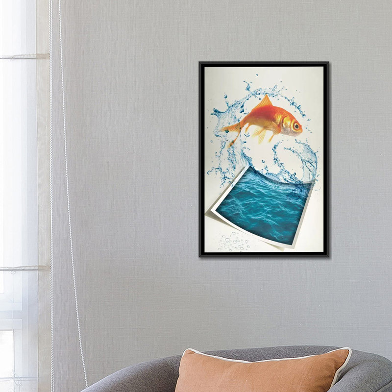«Jilling Goldfish II», impression sur toile, H 26 po x l 18 po x P 1,5 po, Toile encadrée noire, Pas de tapis
