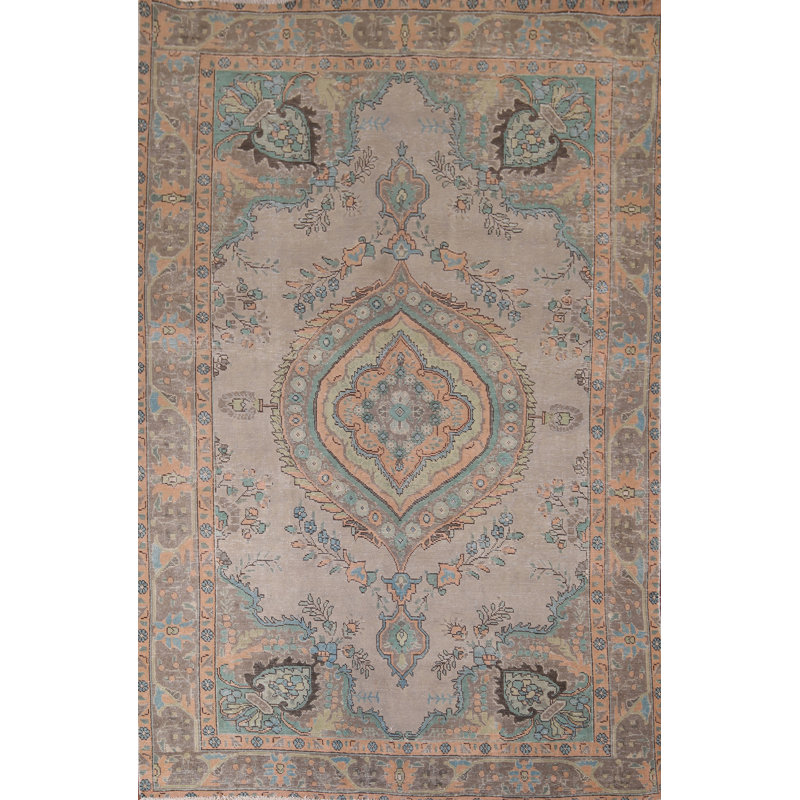 Tapis traditionnel en laine vieillie 6 x 9