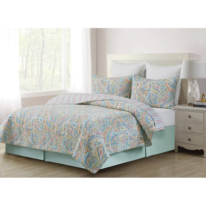 Maisie Blue Cotton Reversible Quilt Set, Queen Quilt + 2 Standard Shams