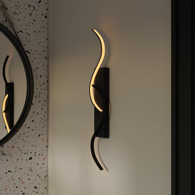 Iron Wallchiere