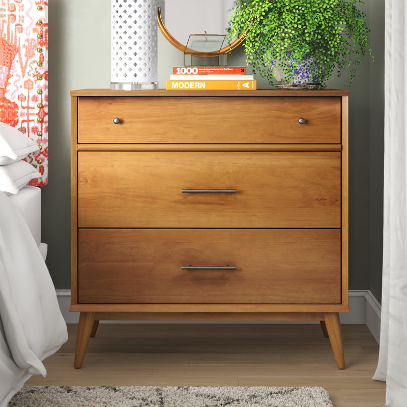 Ashlie 3 Drawer 36" W Wood Dresser, Castanho