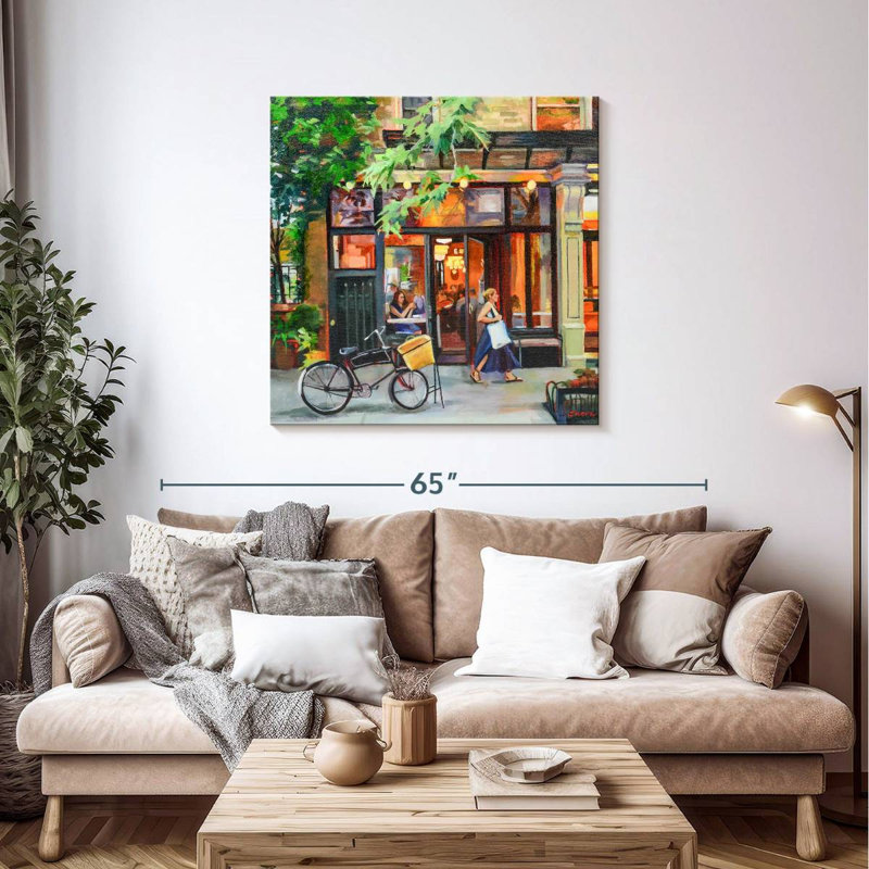 Nicci New York Bistro, 39" H x 39" W