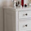 Commode à neuf tiroirs
