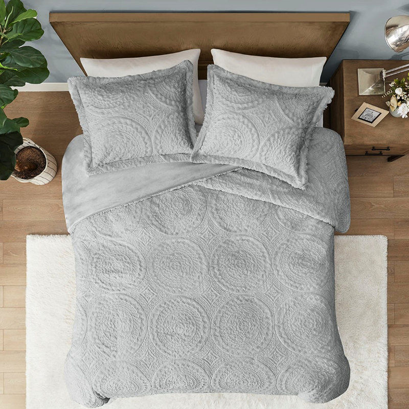 Édredon ultra - gris, très grand / très grand, fausse fourrure, médaillon brodé très grand, gris