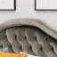 Tête de lit grand format en velours gris avec bouton chic et velours double, présentant luxe et clouté grandeur-121107457-121107458