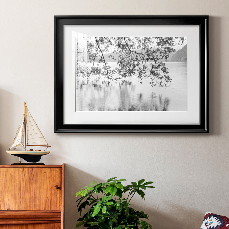 Lake Crescent - Photographie avec cadre photo, H 18,5 po x l 24,5 po x P 1,5 po, Cadre noir