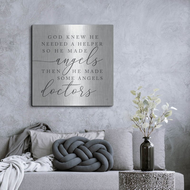 «God Made Angel Doctors» par Lux + Me Designs, art mural, H 36 po x l 36 po