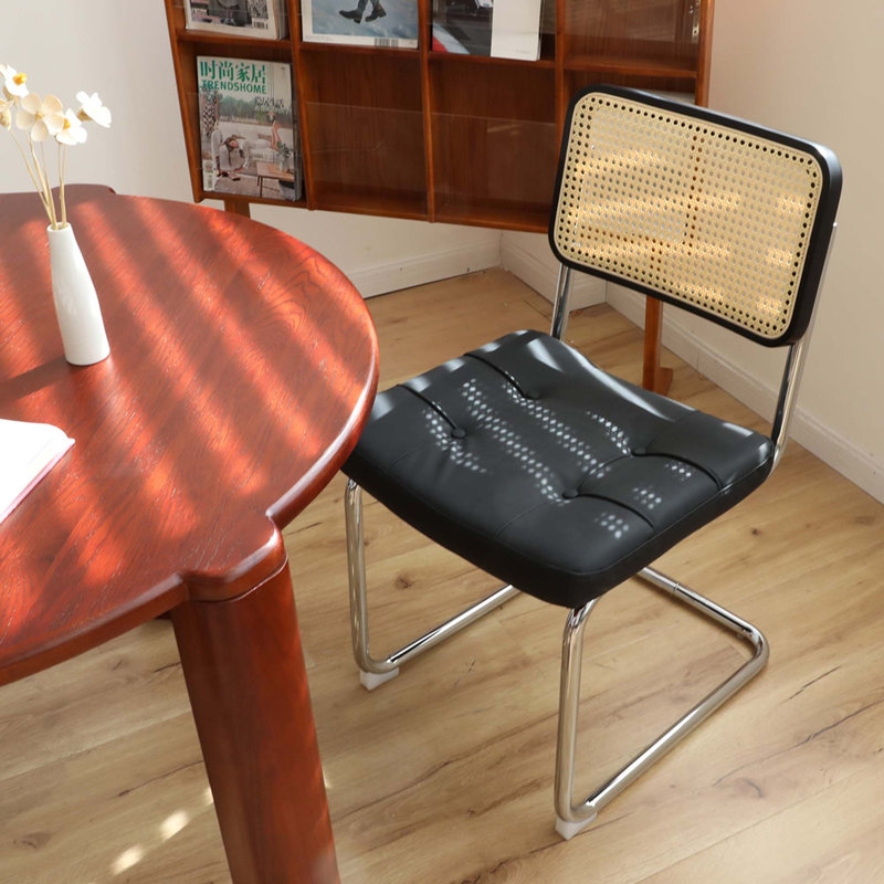 Ensemble de 4 chaises de salle à manger modernes du milieu du siècle, chaises d'appoint cantilever en similicuir et rotin