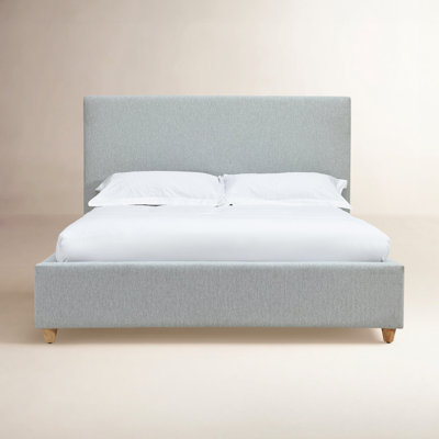 Meduse Upholstered Bed