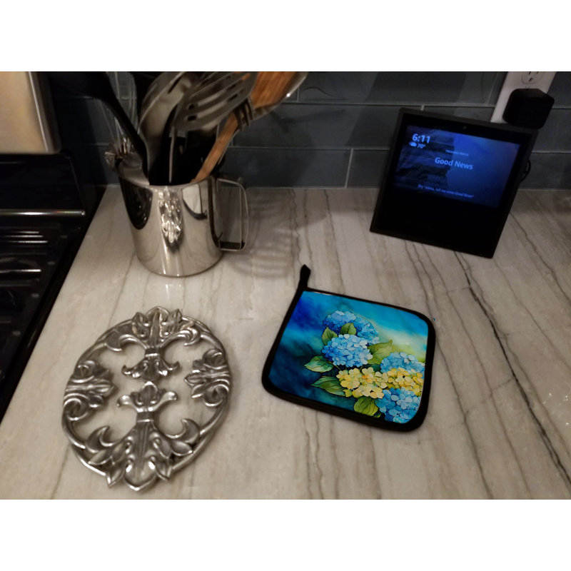 Caroline's Treasures Floral Polyester Potholder Set