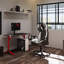 PC et chaise de course-332124719