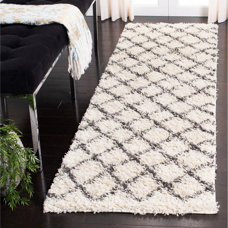 Ivoire géométrique Katia/gris foncé Tapis décoratif, Tapis de couloir 2 pi 3 po x 8 pi