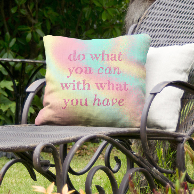 Coussin intérieur / extérieur Do Do You Can, 20 po x 20 po, Arc-en-ciel pastel