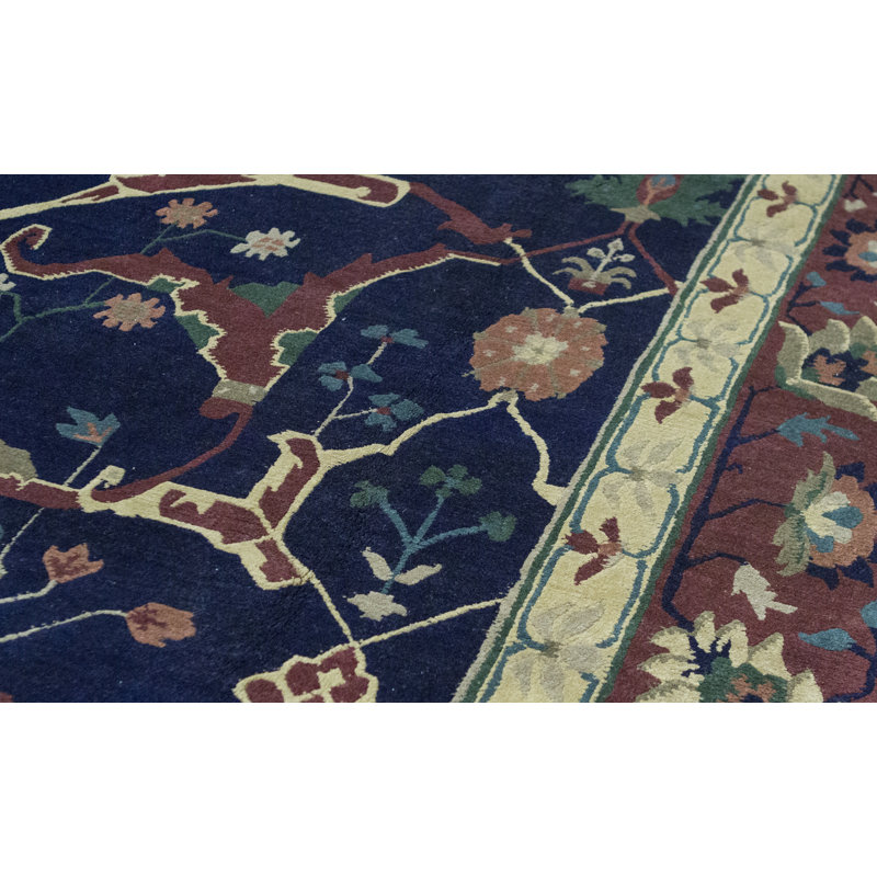 Tapis bleu marine noué à la main de haute qualité