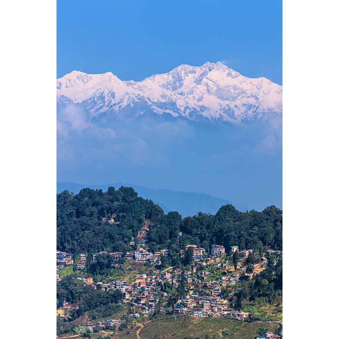 Panoramablick auf Darjeeling mit dem Berg Kanchengjunga