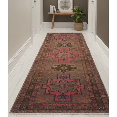 Tapis oriental semi-antique en couleurs discrètes 3 pi 8 po x 10 pi 11 po