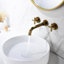 Robinet de lavabo de salle de bain mural-118543486
