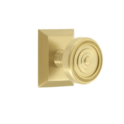 Grandeur Fifth Avenue Square Rosette with Soleil Knob