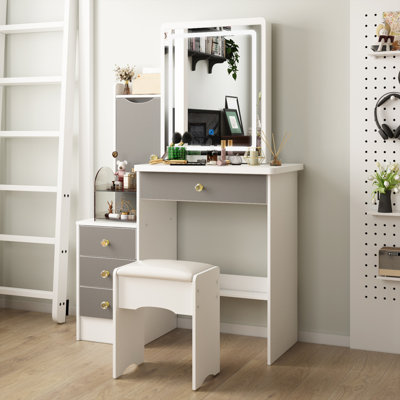 Jauneta Vanity