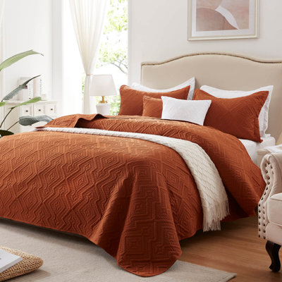 2-Piece Twin Size Quilt Set - Lightweight Microfiber Bedspread & 1 Pillow Sham, Burnt Orange Checkered Floral Pattern, 68x86 Inches, All-Season Bed Cover