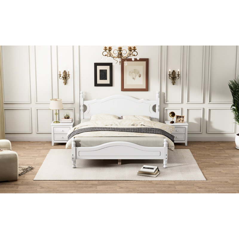 Lit grand relaxant, blanc, avec lattes en bois rétro pour plus de confort, structure solide pour une nuit paisible et confortable