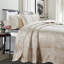 Ensemble de couvre-lit de quatre articles en satin matelassé-832931692-832951558