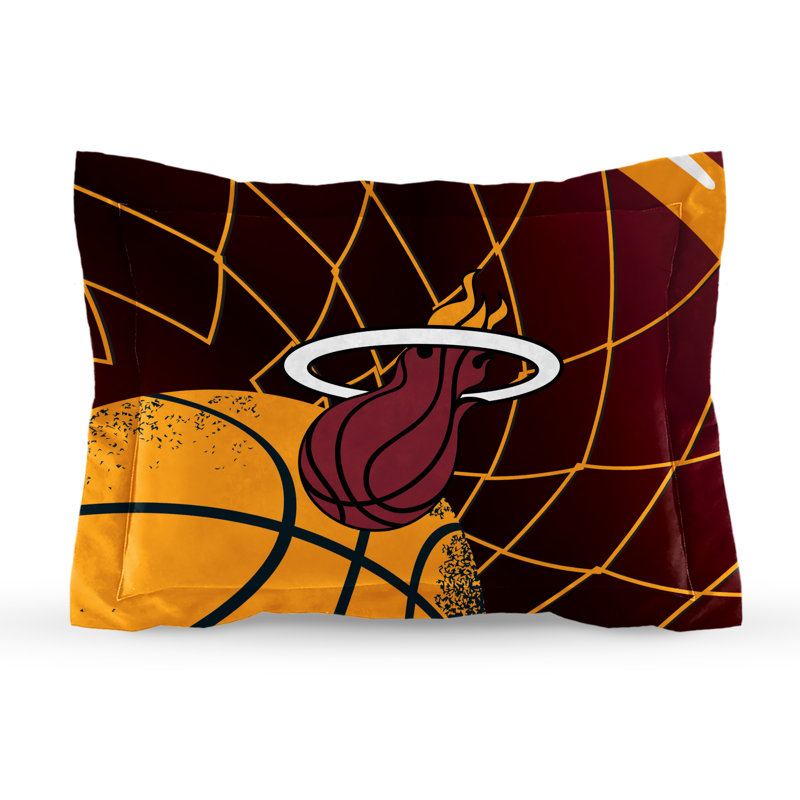 Nba Miami Heat Comforter & Pillow Sham Set, Full Comforter + 2 Standard Shams