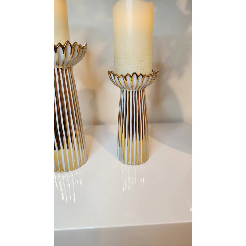 Bougeoirs en céramique blanche et dorée, H 7,87 po x l 3,94 po x P 4 po